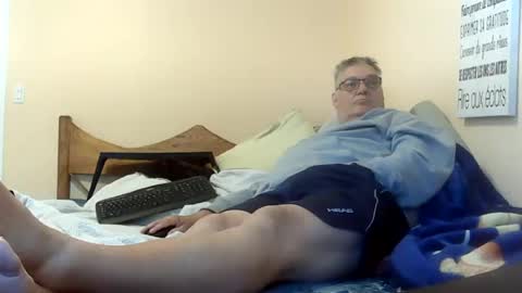 loumtl3 online show from June 16, 11:47 am