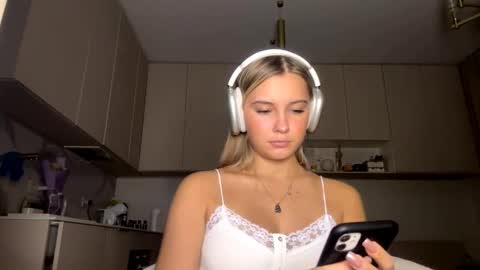 Eliza online show from March 3, 4:25 pm