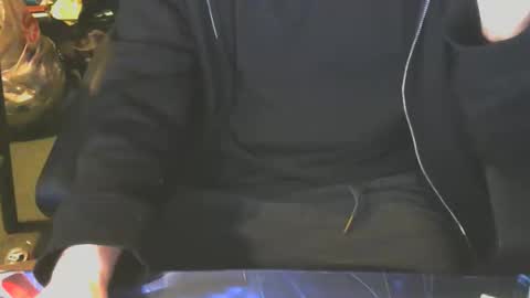 lovebird71 online show from November 16, 4:36 am