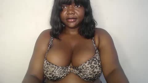 Snapshot of lovecumsluttie chatting on October 5, 7:32 pm mila online show from October 5, 7:32 pm