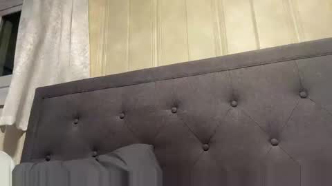 loved19 online show from March 25, 2:51 am