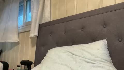 loved19 online show from February 6, 11:07 pm