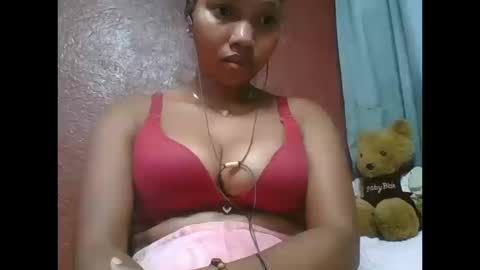 Snapshot of loveinlife750427 chatting on October 21, 4:50 am loveinlife750427 online show from October 21, 4:50 am