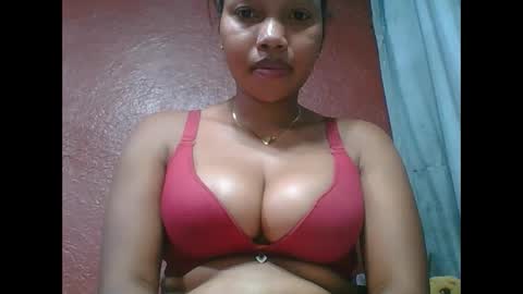 Snapshot of loveinlife750427 chatting on October 22, 4:59 am loveinlife750427 online show from October 22, 4:59 am
