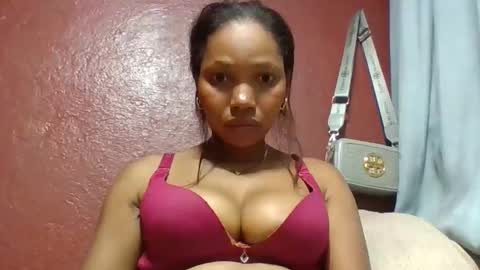 loveinlife750427 online show from April 8, 4:10 pm