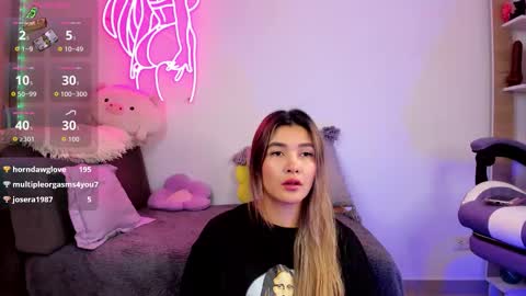 Snapshot of lovejuana_ chatting on September 15, 11:44 am    online show from September 15, 11:44 am