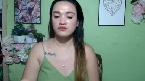 hearty2 Hey guys  Im Jess  online show from April 7, 7:54 am