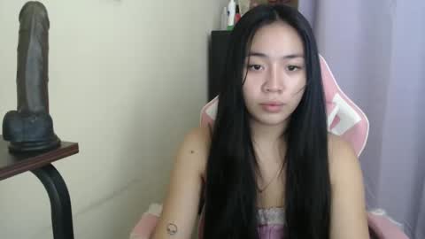 lovely_leah23 online show from November 15, 4:36 am