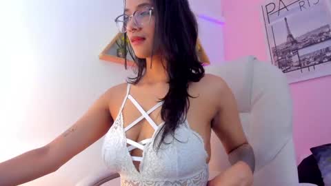 Olivia online show from May 30, 6:17 pm