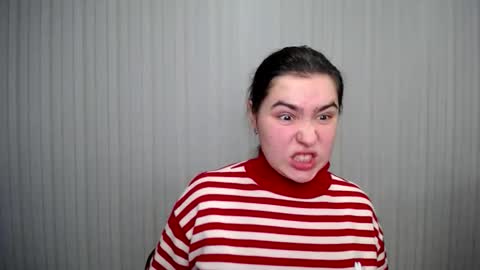 lovelyangel_xx online show from December 2, 11:18 am