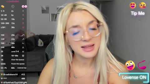 Snapshot of lovelybianca_ chatting on October 9, 11:21 pm lovelybianca_ online show from October 9, 11:21 pm