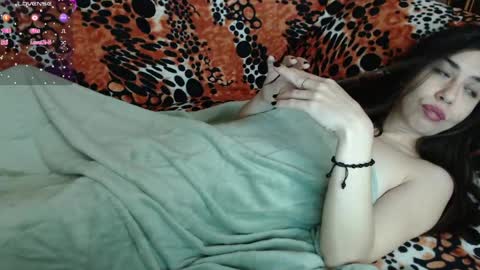 Dee online show from March 19, 2:39 am