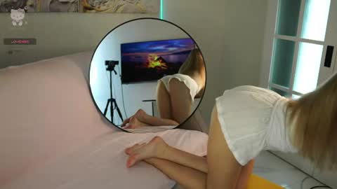 lovelygracee online show from June 10, 3:00 pm
