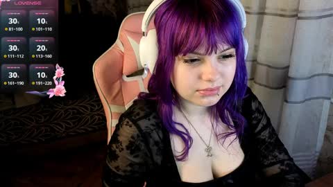 hristie online show from April 7, 10:01 pm