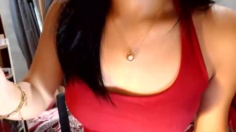 Snapshot of loveme_fiona chatting on October 20, 2:05 am loveme_fiona online show from October 20, 2:05 am
