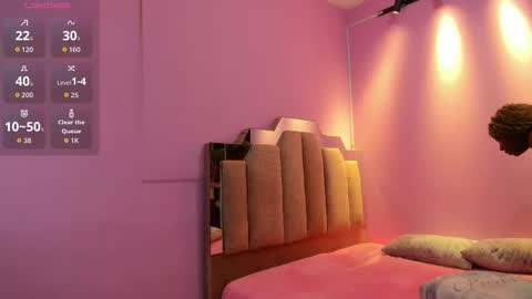 L O V E  online show from December 22, 12:12 pm