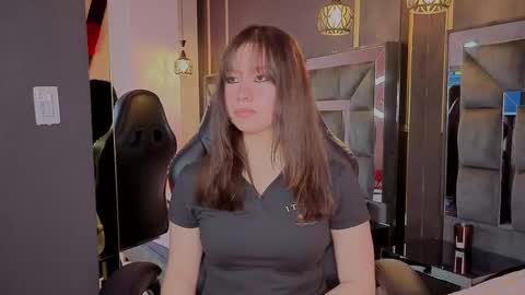 Love  online show from November 6, 8:34 pm