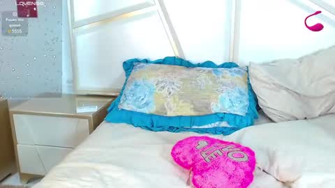    online show from February 12, 10:26 pm