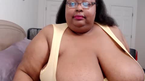 Snapshot of loves_aura chatting on September 13, 12:46 am Alyson online show from September 13, 12:46 am