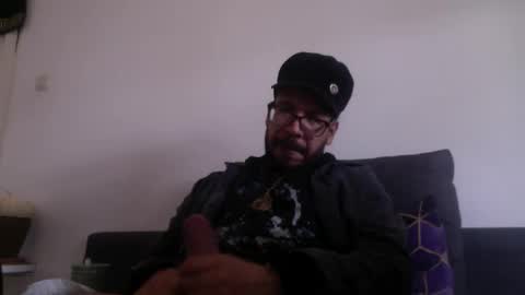 Snapshot of lovesounddistortion25 chatting on October 16, 12:38 pm lovesounddistortion25 online show from October 16, 12:38 pm