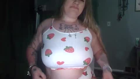 lovetubes101 online show from May 26, 1:55 am