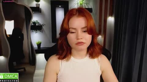 Snapshot of lu_muon chatting on October 9, 1:44 am lu_muon online show from October 9, 1:44 am