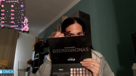luara_ online show from May 16, 6:17 pm
