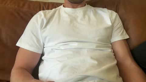 luca1010101010 online show from January 3, 11:36 pm