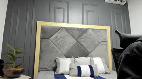 luca_morettii online show from January 8, 12:11 pm