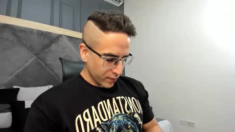 luca_morettii online show from October 31, 12:49 pm