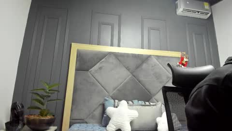 luca_morettii online show from December 5, 12:14 pm