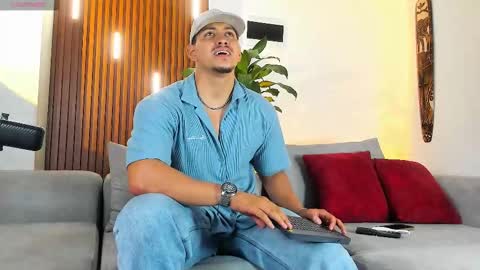 LUCA SANTOS online show from March 10, 3:11 am