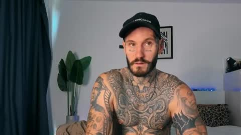 lucasexclusive online show from May 26, 6:19 am