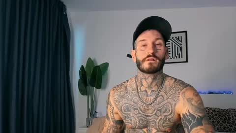 lucasexclusive online show from May 23, 3:35 am