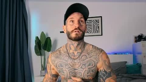 lucasexclusive online show from May 16, 10:36 am