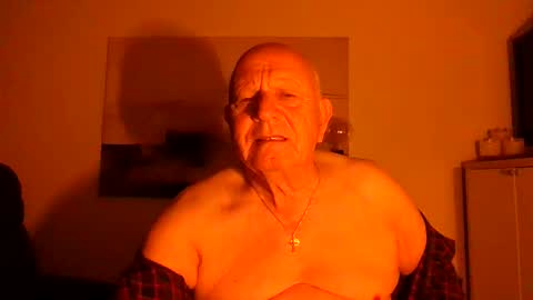 lucbottom031249 online show from April 28, 2:09 am