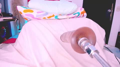 luciaaah online show from January 14, 9:01 pm