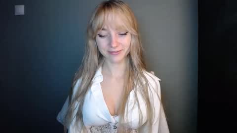 Lucy online show from November 17, 7:27 pm