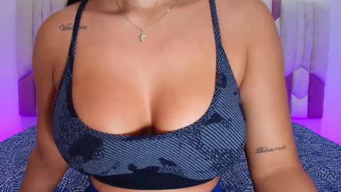 instagram luciana417  online show from October 25, 3:40 am