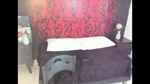 Snapshot of lucianablackwell chatting on September 18, 1:48 pm lucianablackwell online show from September 18, 1:48 pm