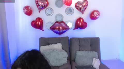 Snapshot of lucie_petite chatting on February 12, 7:02 pm Lucie - online show from February 12, 7:02 pm