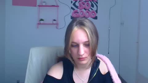 Lucie online show from November 15, 2:40 pm