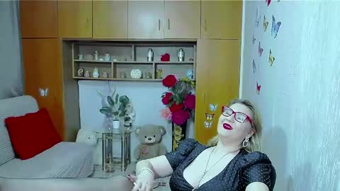 Lucille Fenly online show from April 14, 6:00 pm