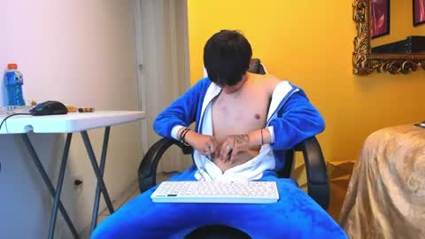 luckk_ online show from June 26, 5:46 am