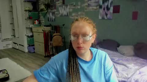 lucky_licky20 online show from June 21, 3:13 am