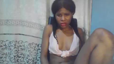 Snapshot of luckymadequeen chatting on September 25, 1:56 am Gloria online show from September 25, 1:56 am