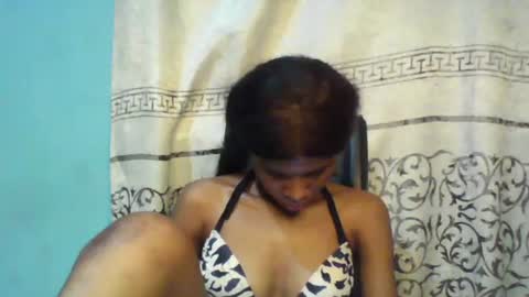 Snapshot of luckymadequeen chatting on February 21, 5:42 pm Gloria online show from February 21, 5:42 pm