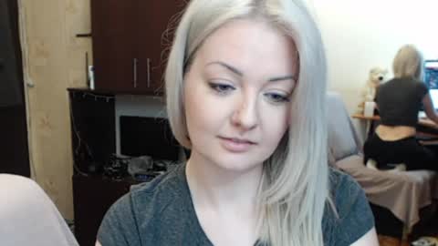 LuckyShot online show from April 6, 1:01 pm