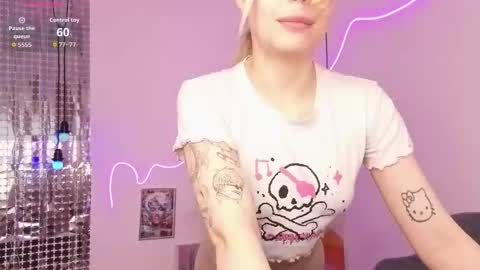 Lucy online show from December 17, 2:13 pm