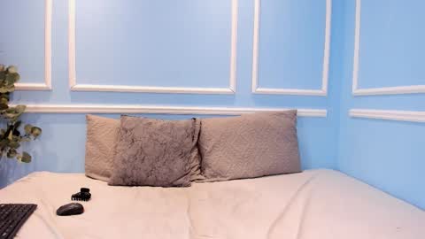 lucy_canel online show from October 24, 10:43 pm